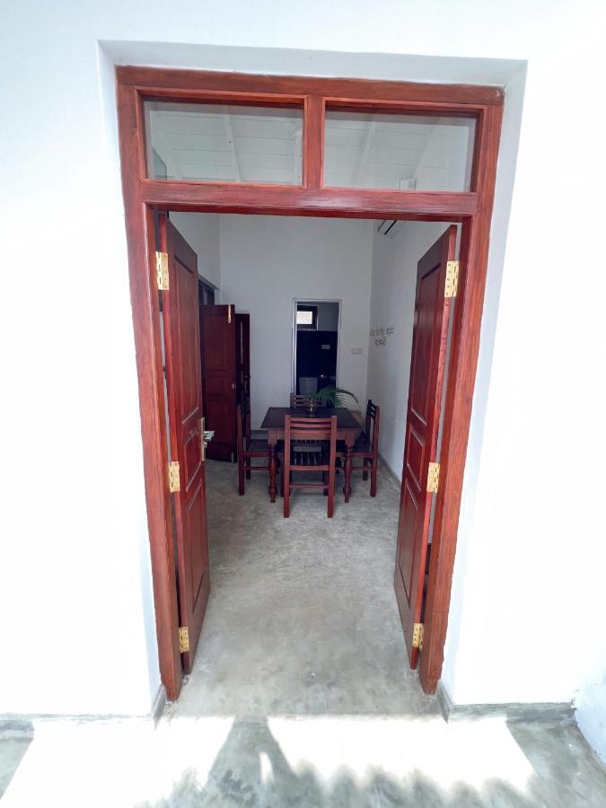 Komox Gedara Galle Luaran gambar