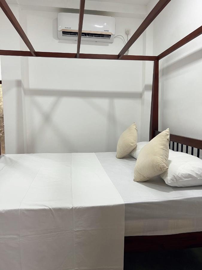 Komox Gedara Galle Luaran gambar