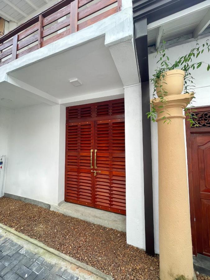 Komox Gedara Galle Luaran gambar